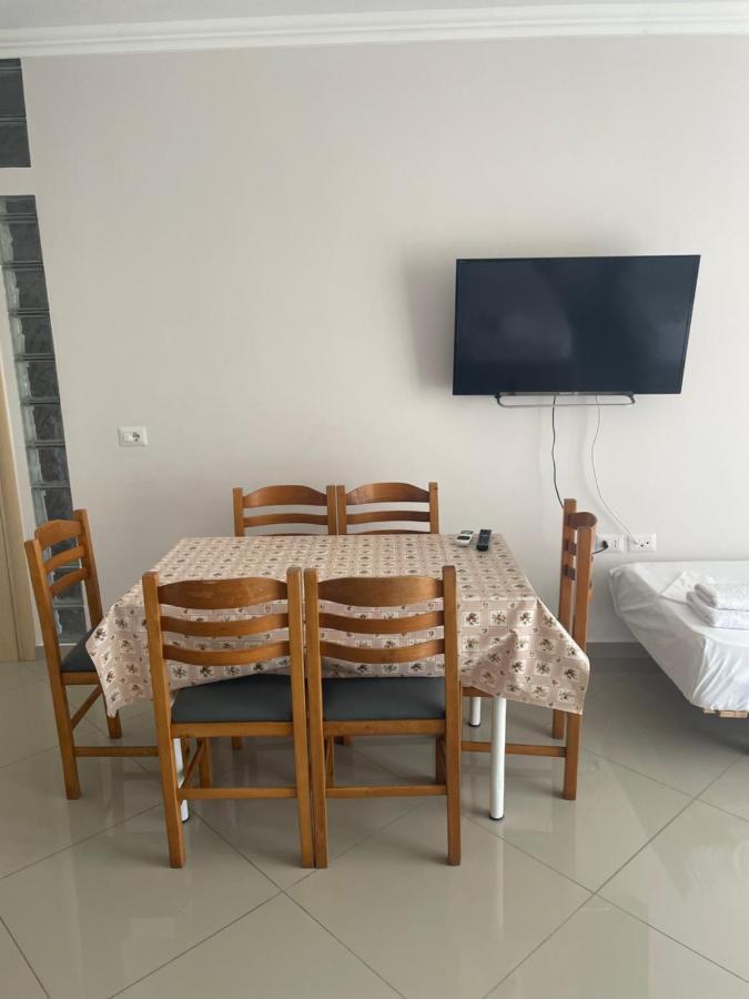 Xhulio Apartments Саранде Екстериор снимка
