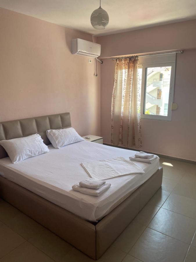 Xhulio Apartments Саранде Екстериор снимка