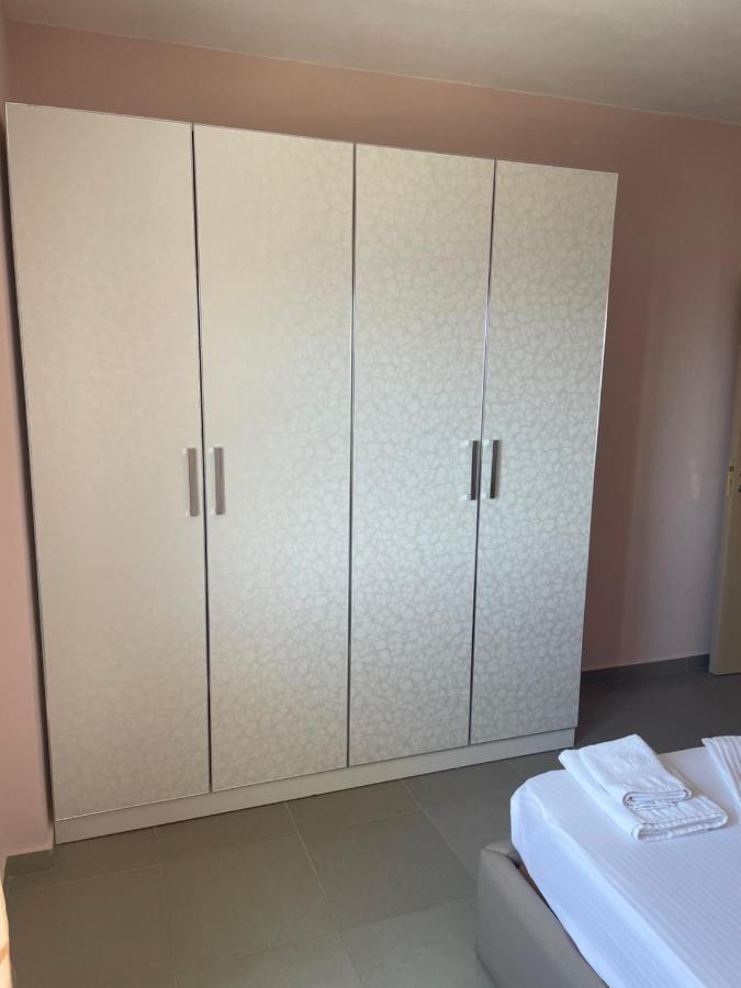 Xhulio Apartments Саранде Екстериор снимка