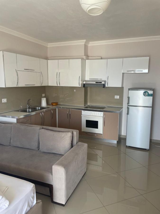 Xhulio Apartments Саранде Екстериор снимка