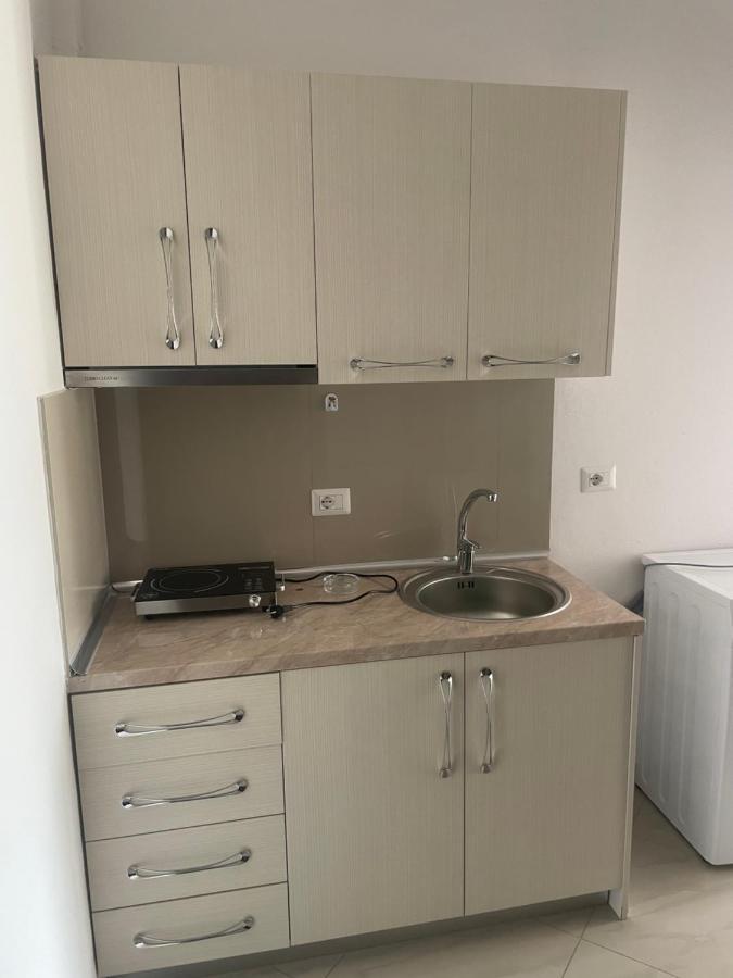 Xhulio Apartments Саранде Екстериор снимка