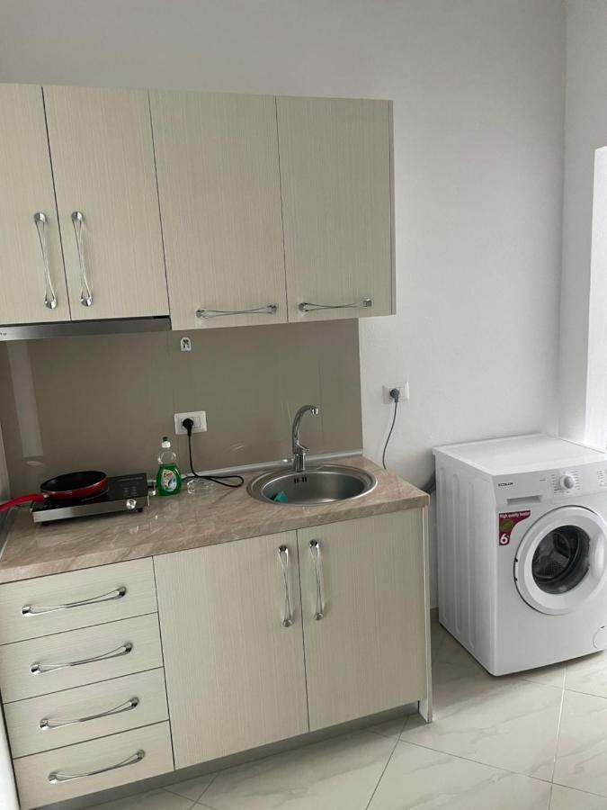 Xhulio Apartments Саранде Екстериор снимка