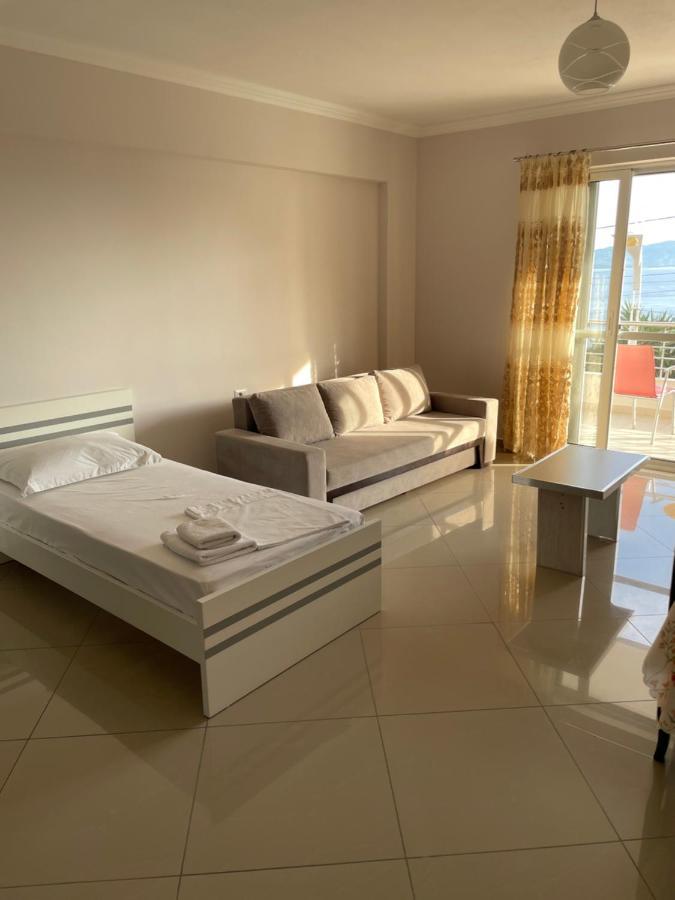 Xhulio Apartments Саранде Екстериор снимка