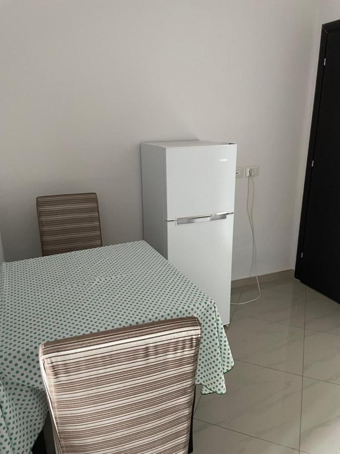 Xhulio Apartments Саранде Екстериор снимка