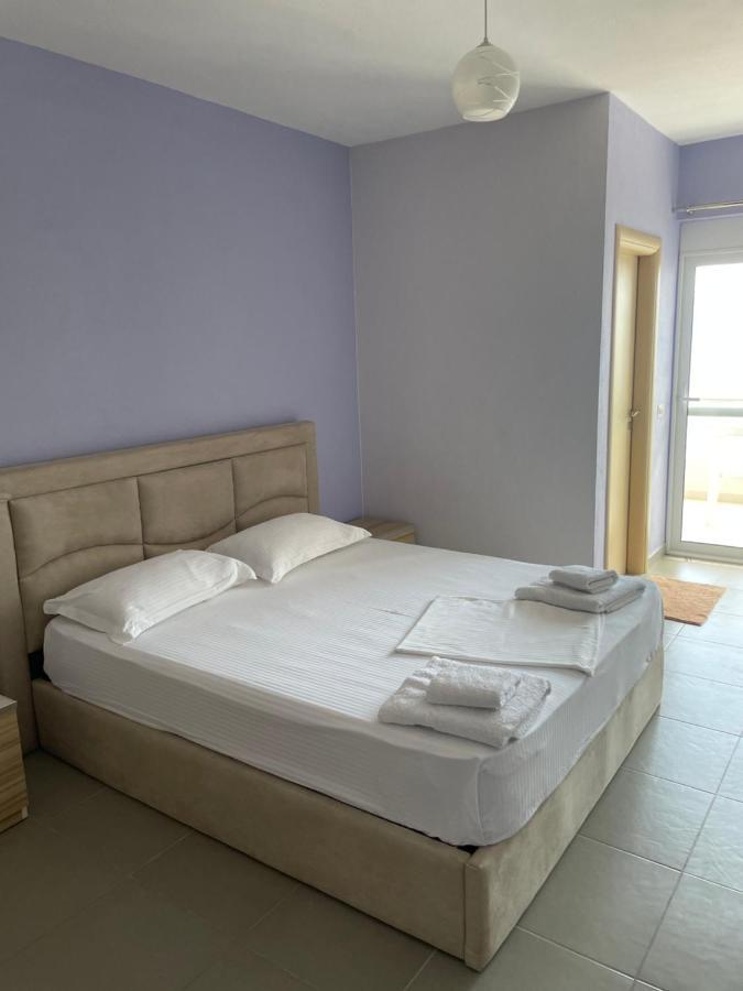 Xhulio Apartments Саранде Екстериор снимка
