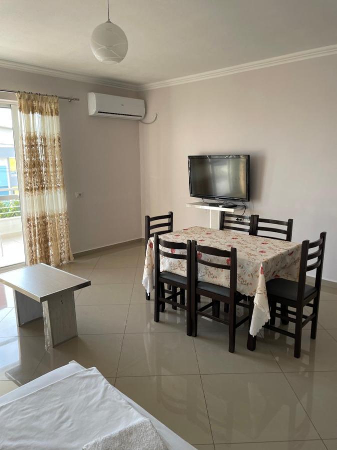 Xhulio Apartments Саранде Екстериор снимка