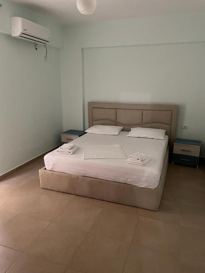 Xhulio Apartments Саранде Екстериор снимка