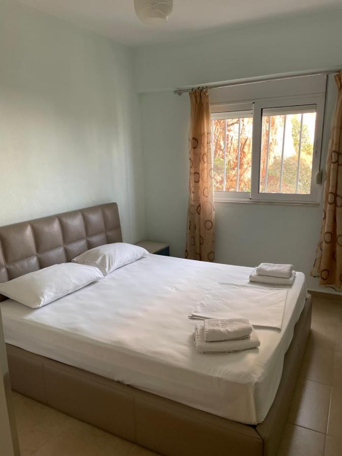 Xhulio Apartments Саранде Екстериор снимка