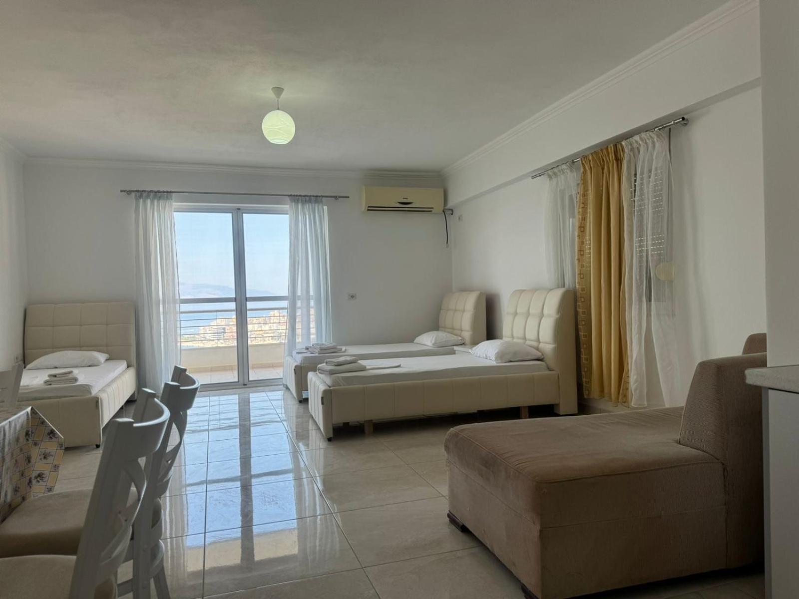 Xhulio Apartments Саранде Екстериор снимка