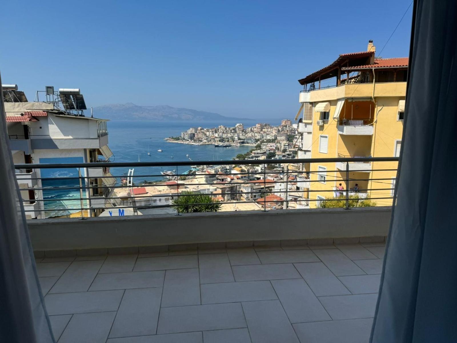 Xhulio Apartments Саранде Екстериор снимка