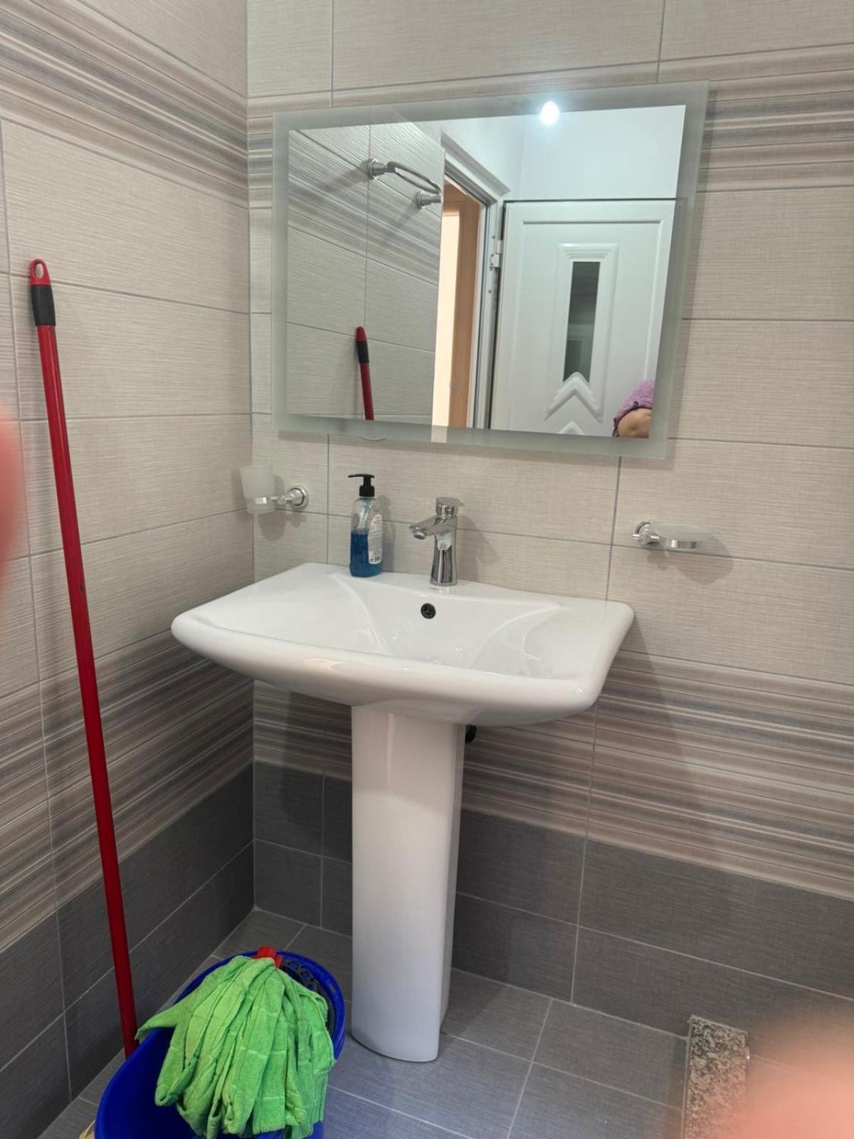Xhulio Apartments Саранде Екстериор снимка