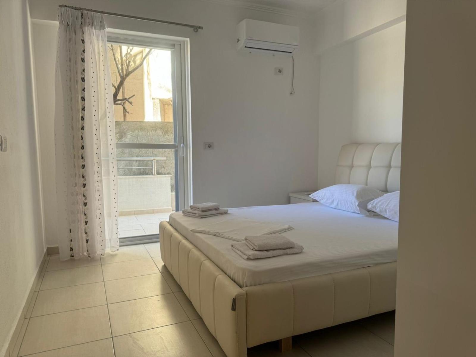 Xhulio Apartments Саранде Екстериор снимка