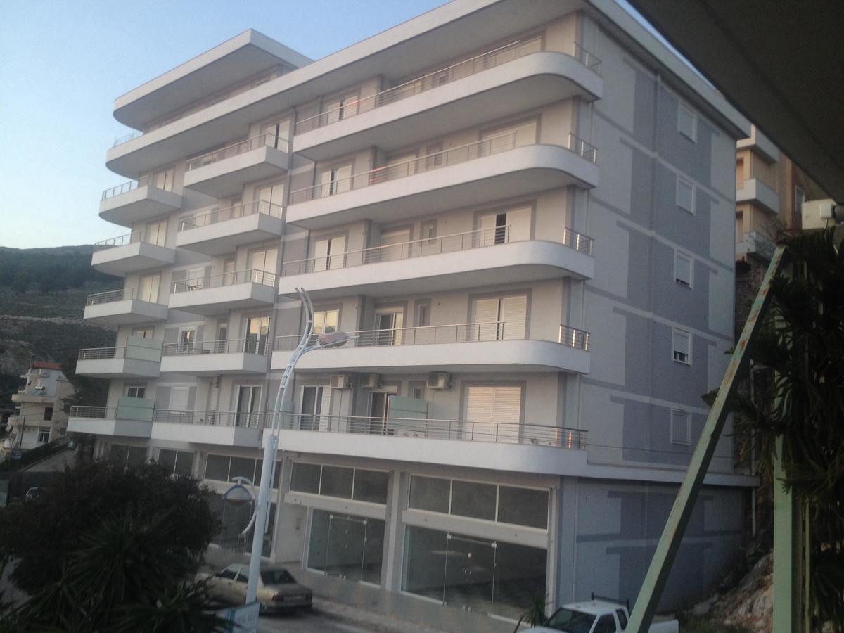 Xhulio Apartments Саранде Екстериор снимка