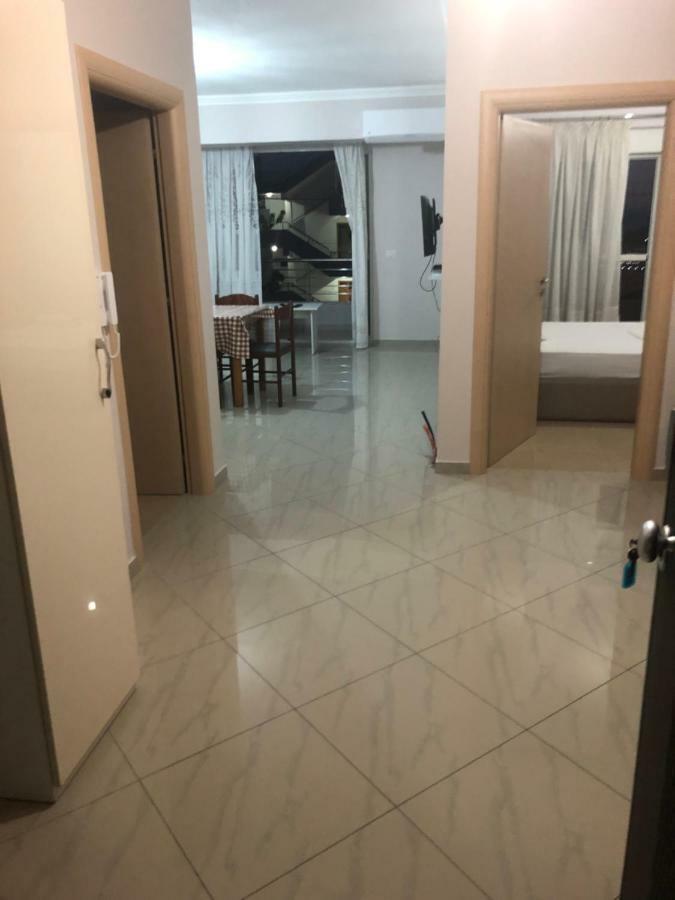 Xhulio Apartments Саранде Екстериор снимка