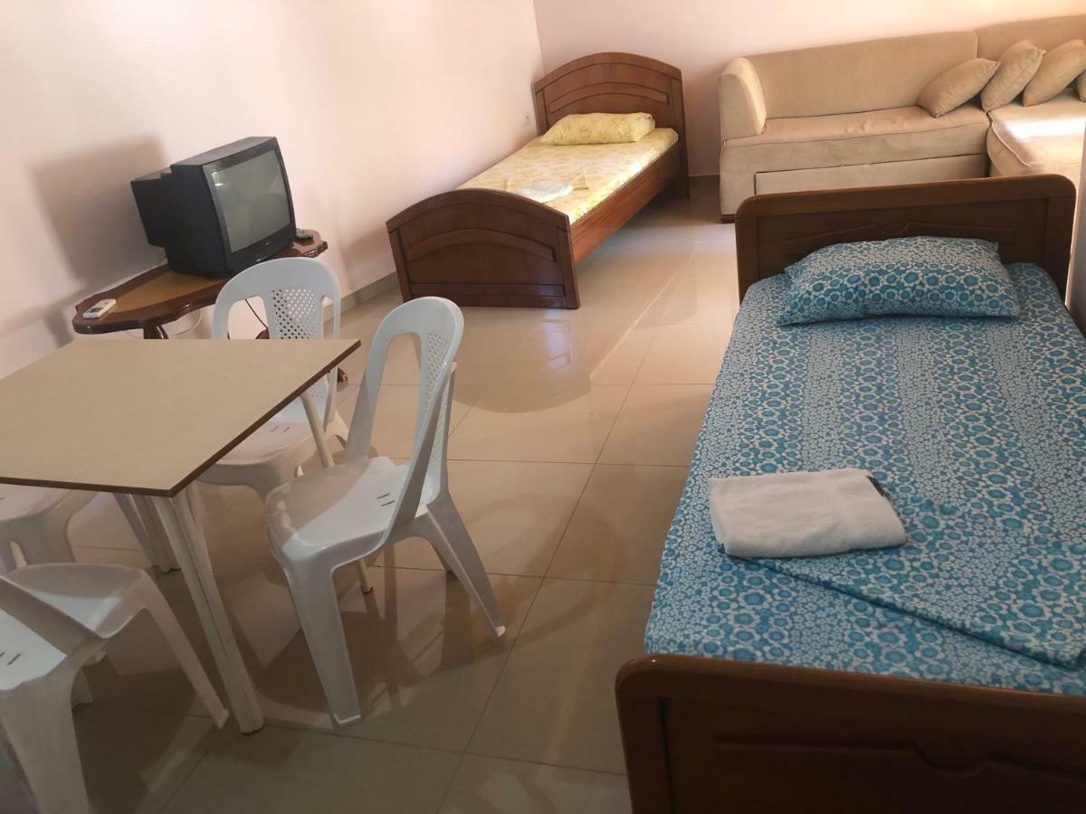 Xhulio Apartments Саранде Екстериор снимка