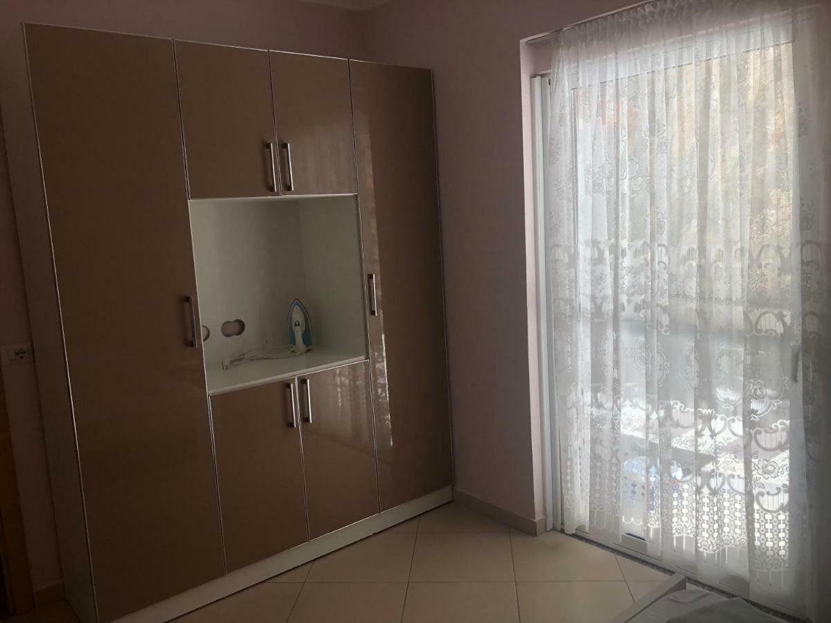 Xhulio Apartments Саранде Екстериор снимка